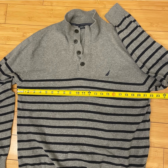 Nautica classic gray and blue striped sweater. Size XL, 92% cotton, 8% cashmere. - Picture 5 of 7